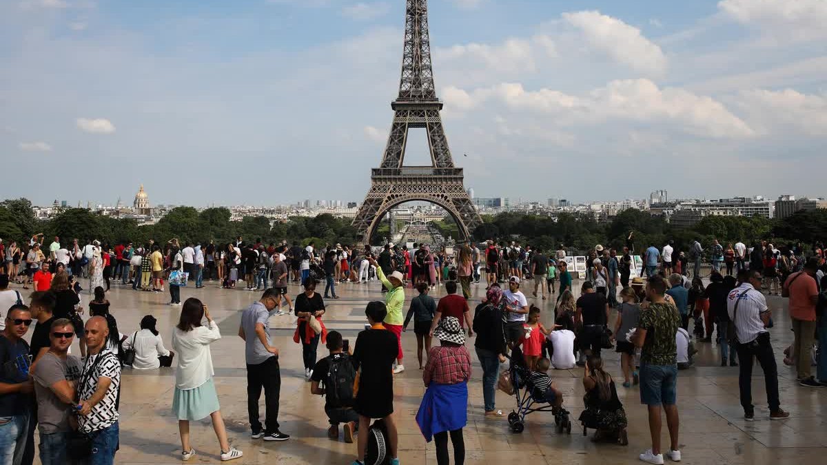 Điểm tin thế giới sáng 18/12: Trung Quốc xây sân bay lớn nhất thế giới, Bộ tứ sắp diễn tập chung, Bỉ cảnh báo xung đột vũ trang