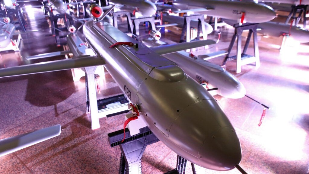 Ukraine tăng gia sản xuất vũ khí tầm xa 'cây nhà lá vườn' để tấn công sâu vào lãnh thổ Nga