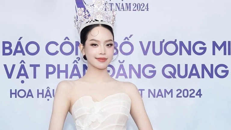 Hình ảnh dàn Hoa hậu và Á hậu trên thảm đỏ họp báo công bố vương miện Hoa hậu quốc gia Việt Nam