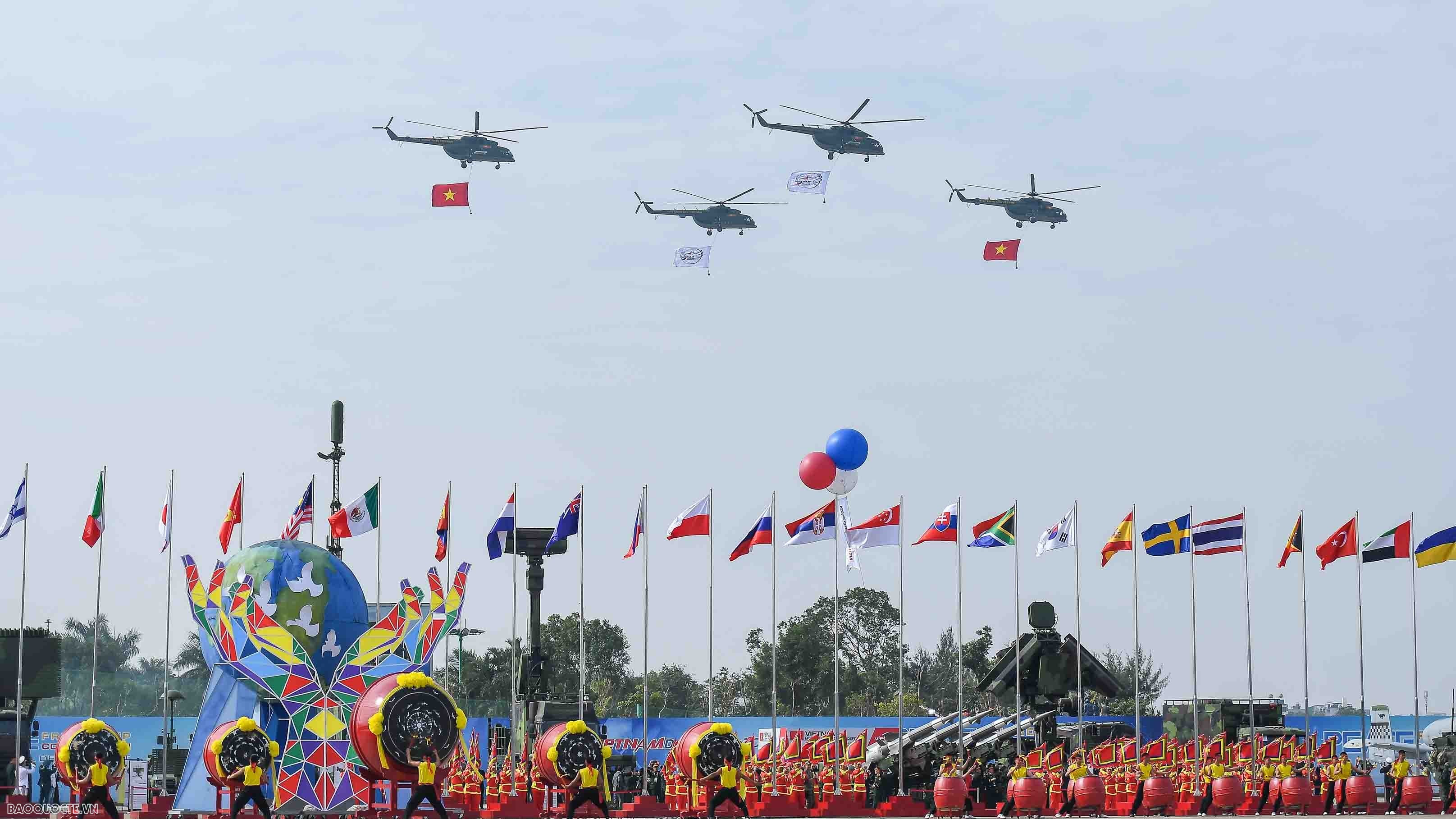 Triển lãm Quốc phòng quốc tế 2024: Dấu ấn Việt Nam từ góc nhìn của Đại sứ nước ngoài
