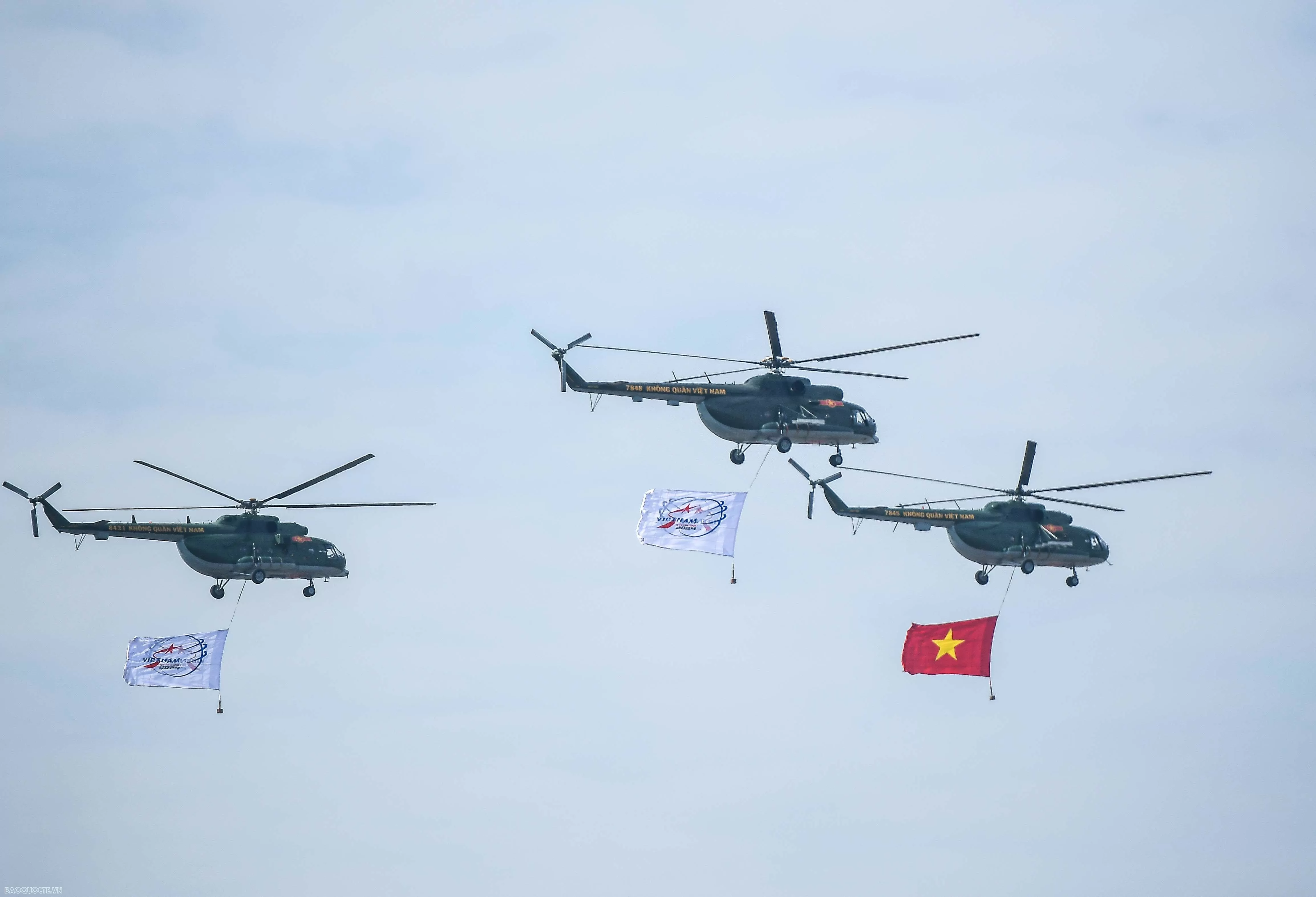 Thủ tướng Phạm Minh Chính nêu định hướng chiến lược phát triển nền công nghiệp quốc phòng với bạn bè quốc tế Thủ tướng Phạm Minh Chính: Việt Nam ưu tiên phát triển công nghệ tiên tiến vào công nghiệp quốc phòng