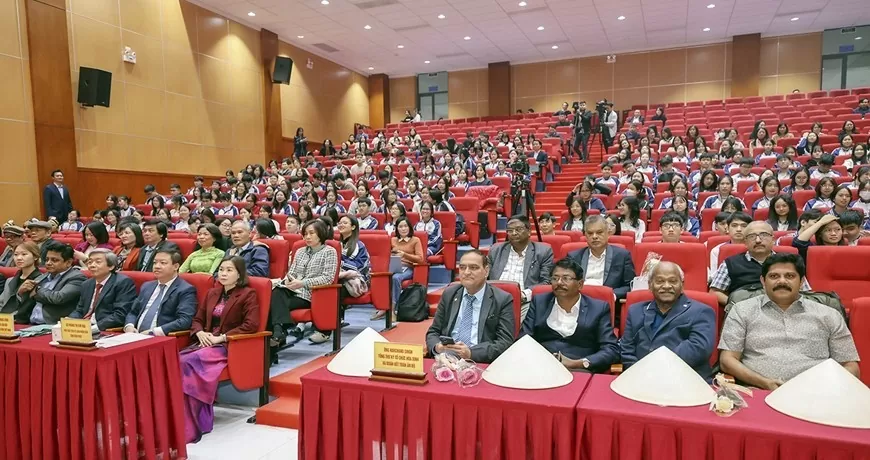 Phát huy truyền thống lịch sử đoàn kết hữu nghị giữa Việt Nam và Ấn Độ Phát huy truyền thống lịch sử đoàn kết hữu nghị giữa Việt Nam và Ấn Độ