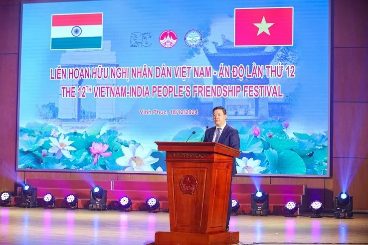 Phát huy truyền thống lịch sử đoàn kết hữu nghị giữa Việt Nam và Ấn Độ Phát huy truyền thống lịch sử đoàn kết hữu nghị giữa Việt Nam và Ấn Độ