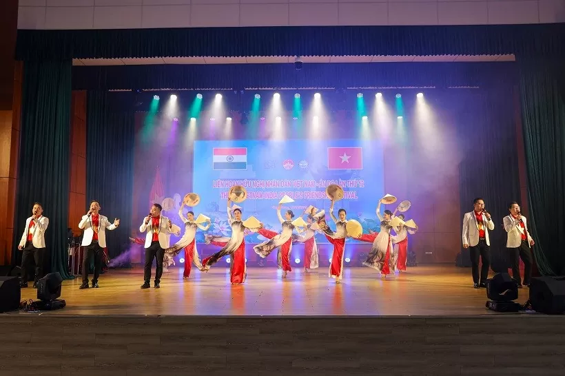 Phát huy truyền thống lịch sử đoàn kết hữu nghị giữa Việt Nam và Ấn Độ Phát huy truyền thống lịch sử đoàn kết hữu nghị giữa Việt Nam và Ấn Độ