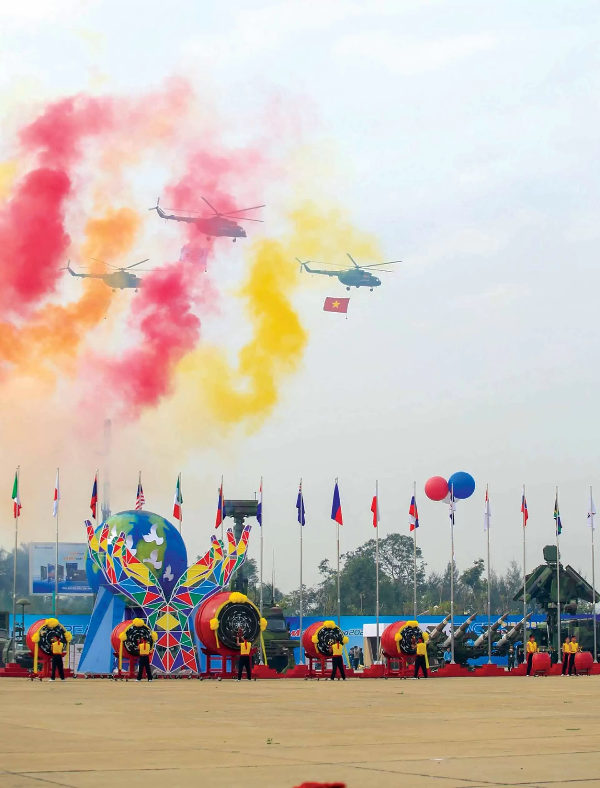 Bảo vệ Tổ quốc từ sớm, từ xa bằng phương thức hòa bình Bảo vệ Tổ quốc từ sớm, từ xa bằng phương thức hòa bình