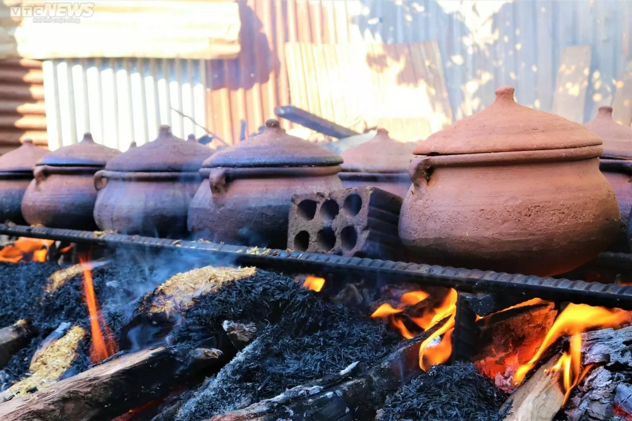 Cá kho làng Vũ Đại - Đặc sản nức tiếng của Hà Nam Cá kho làng Vũ Đại Đặc sản nức tiếng của Hà Nam