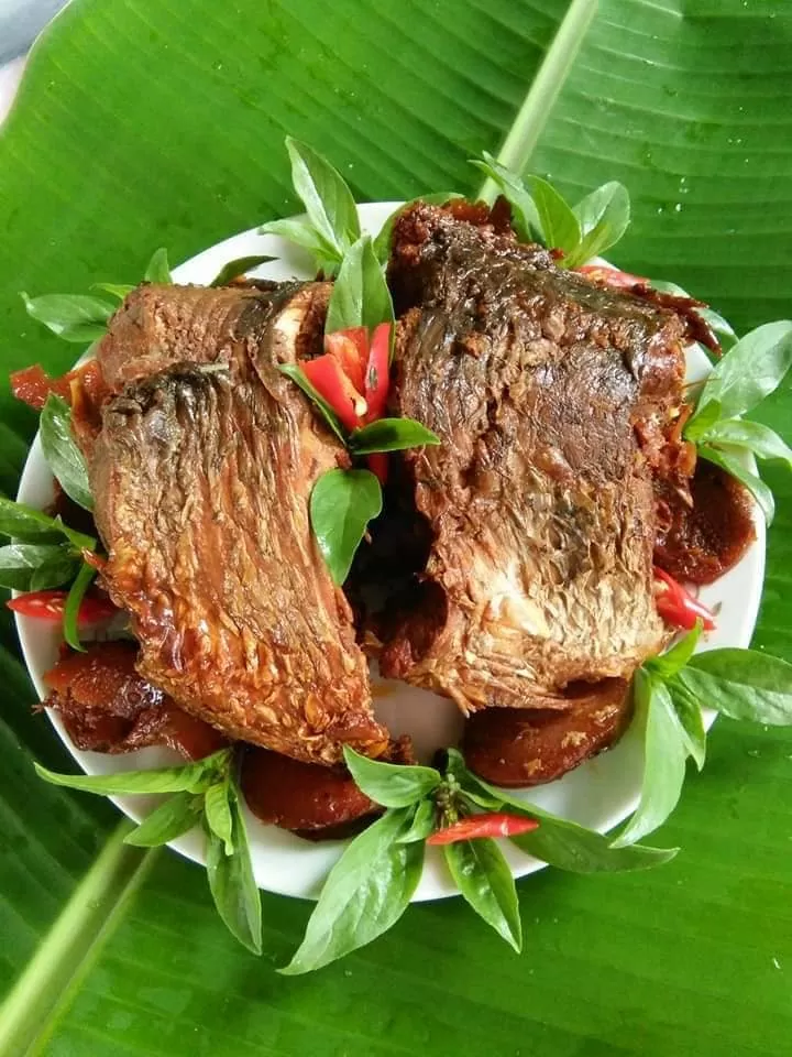 Cá kho làng Vũ Đại - Đặc sản nức tiếng của Hà Nam Cá kho làng Vũ Đại Đặc sản nức tiếng của Hà Nam