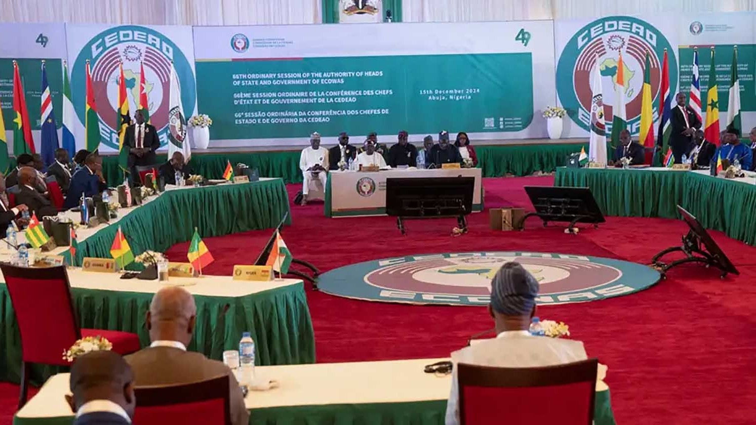 Rạn nứt ở Tây Phi