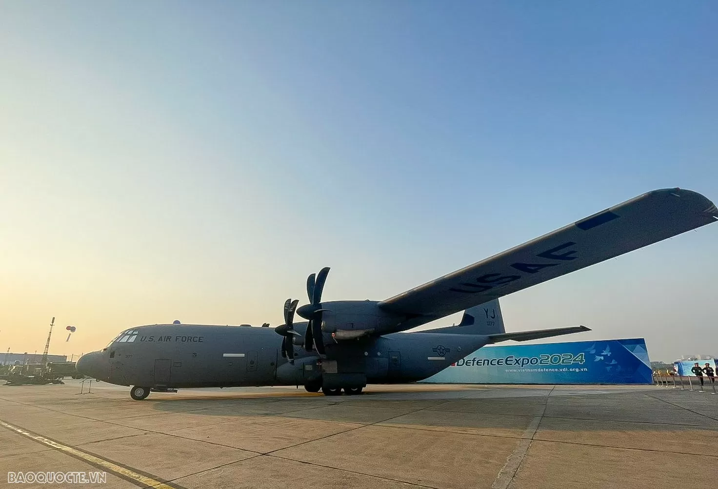 Quan chức Hoa Kỳ: Triển lãm Quốc phòng quốc tế Việt Nam tuyệt vời, thể hiện rõ sức mạnh của Quân đội Việt Nam Quan chức Hoa Kỳ: Triển lãm Quốc phòng quốc tế Việt Nam tuyệt vời, thể hiện rõ sức mạnh của Quân đội Việt Nam