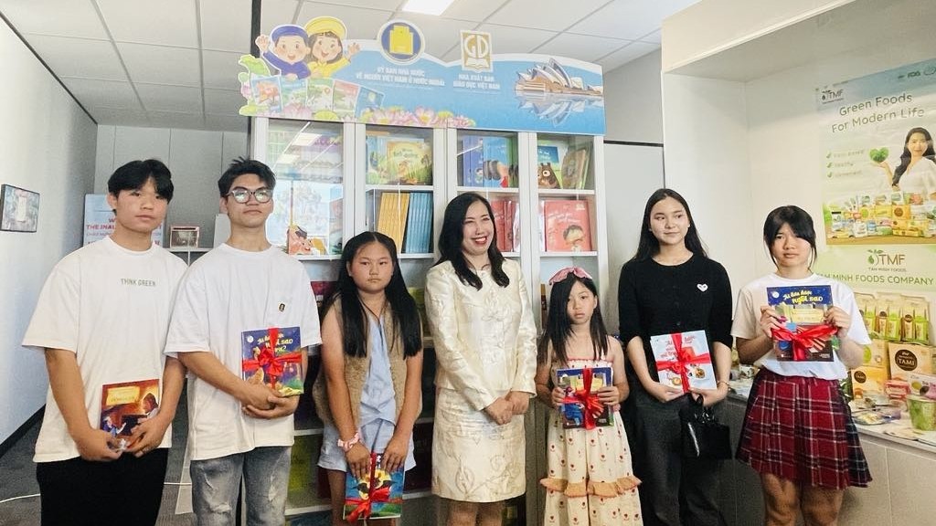 Thứ trưởng Lê Thị Thu Hằng thăm cộng đồng người Việt tại Melbourne