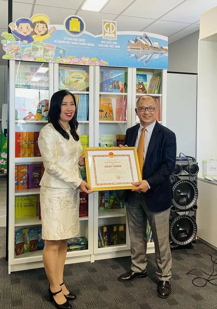 Thứ trưởng Lê Thị Thu Hằng đến thăm cộng đồng người Việt tại Melbourne Thứ trưởng Lê Thị Thu Hằng đến thăm cộng đồng người Việt tại Melbourne