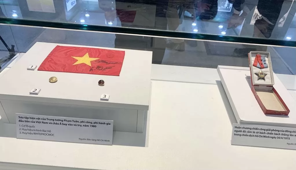 Khai mạc Triển lãm ‘Xứng danh bộ đội Cụ Hồ’ Khai mạc Triển lãm ‘Xứng danh bộ đội Cụ Hồ’