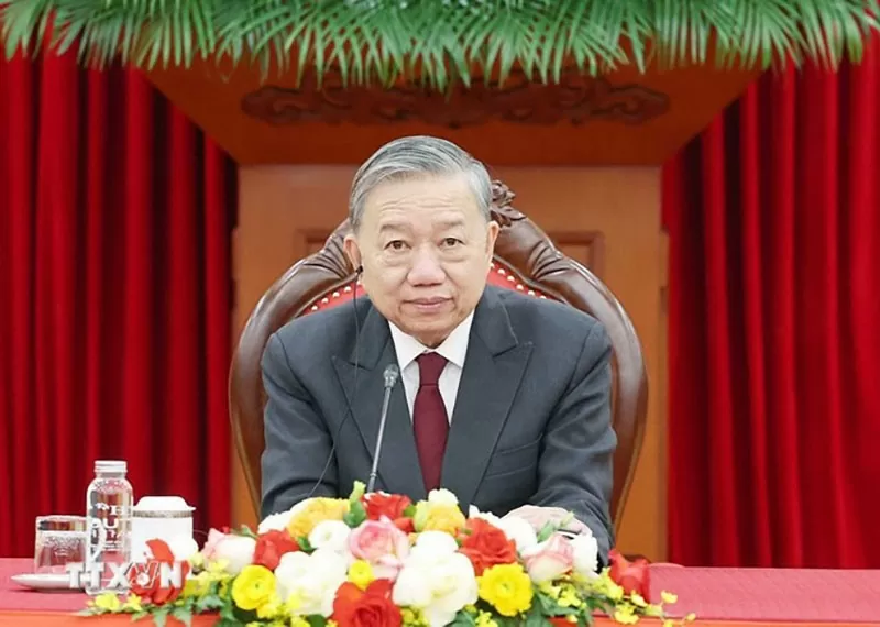 Tổng Bí thư Tô Lâm thăm Singapore: Khởi đầu mới để hợp tác cất cánh trong 'thiên thời, địa lợi, nhân hòa' Tổng Bí thư Tô Lâm thăm Singapore: Khởi đầu mới để hợp tác cất cánh trong 'thiên thời, địa lợi, nhân hòa'