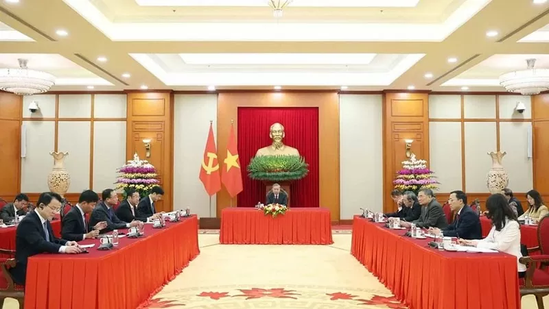 Tổng Bí thư Tô Lâm điện đàm với Tổng thư ký Đảng Hành động Nhân dân, Thủ tướng Singapore Lawrence Wong Tổng Bí thư Tô Lâm điện đàm với Tổng thư ký Đảng Hành động Nhân dân, Thủ tướng Singapore Lawrence Wong