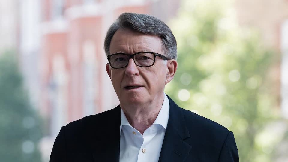 Đại sứ Anh tại Mỹ mới được bổ nhiệm từng 'vạ miệng' với ông Trump