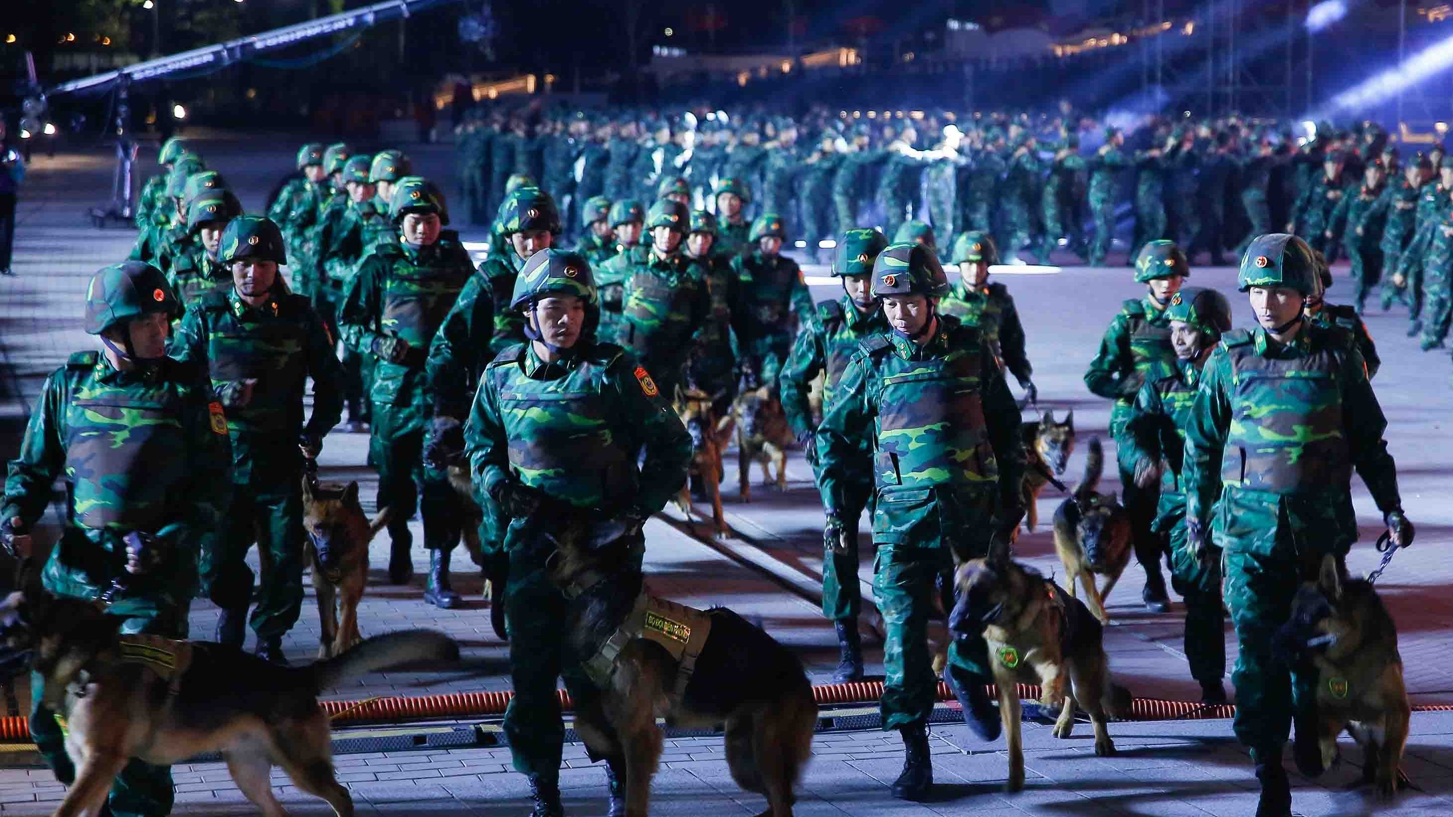 Cùng gần 3.000 chiến sĩ và nghệ sĩ ngược dòng lịch sử của Quân đội Nhân dân Việt Nam