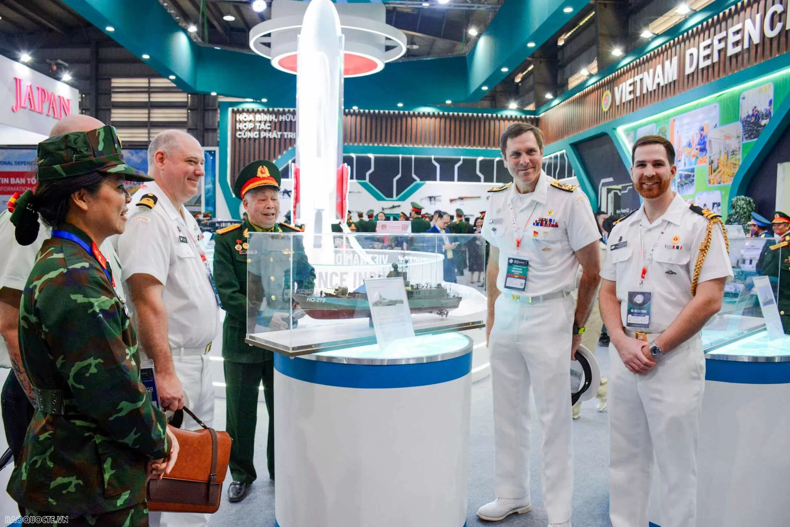 Quan chức Canada: Triển lãm Quốc phòng quốc tế Việt Nam giới thiệu rất nhiều khí tài chưa từng thấy ở triển lãm khác Quan chức Canada: Triển lãm Quốc phòng quốc tế Việt Nam giới thiệu rất nhiều khí tài chưa từng thấy ở triển lãm khác