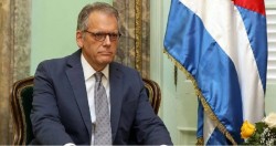 Nhà ngoại giao Mỹ bảo vệ 