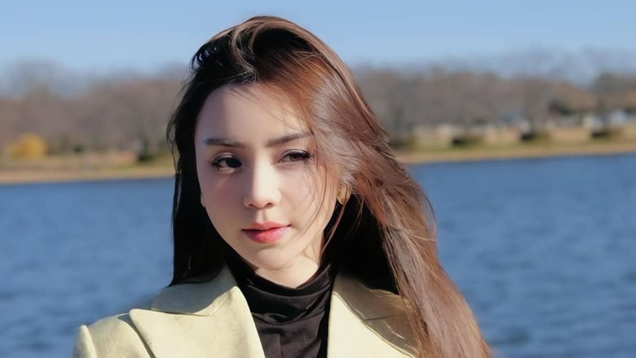 Quỳnh Kool lên đồ thanh lịch, ngọt ngào; Việt Anh bảnh bao, lịch lãm