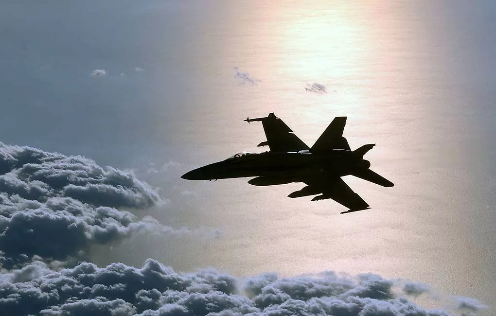 Houthi tuyên bố bắn hạ máy bay chiến đấu của Mỹ trên Biển Đỏ Houthi tuyên bố bắn hạ máy bay chiến đấu của Mỹ trên Biển Đỏ