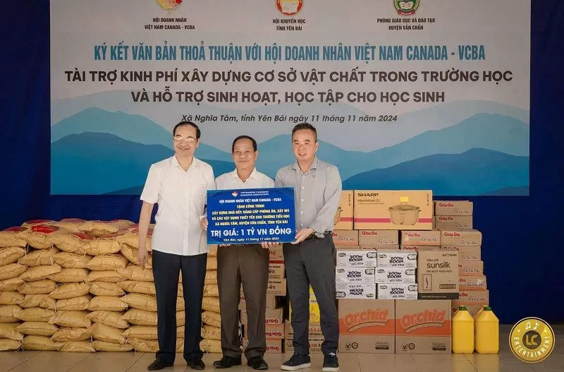 Tâm huyết của cộng đồng người Việt Nam ở nước ngoài Người Việt Nam ở nước ngoài luôn hướng về quê hương với tất cả tâm huyết