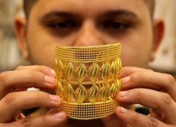 Giá vàng hôm nay 25/2/2025: Giá vàng tăng, cần gì để chạm mốc 3.000 USD/ounce? Mỹ có thể định hình lại nền kinh tế từ kho vàng dự trữ?