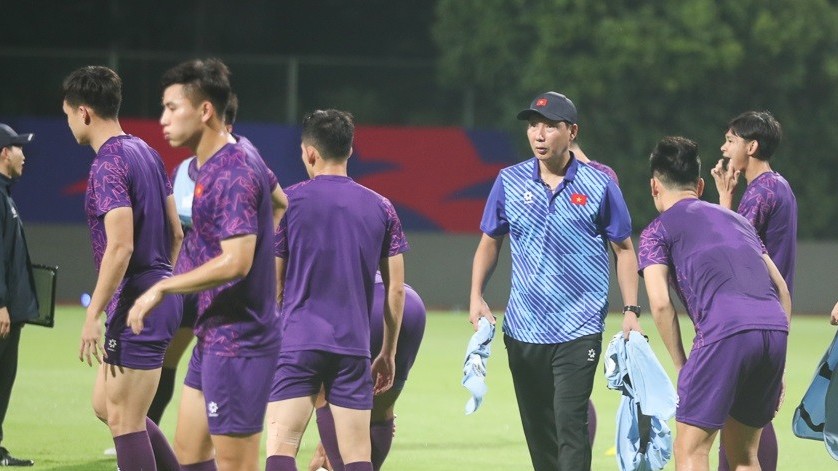 HLV Kim Sang Sik đón hai tiền vệ ưa thích trở lại trước bán kết ASEAN Cup 2024
