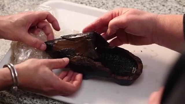 Hà Lan phát hiện chiếc giày gỗ quý hiếm 500 năm tuổi