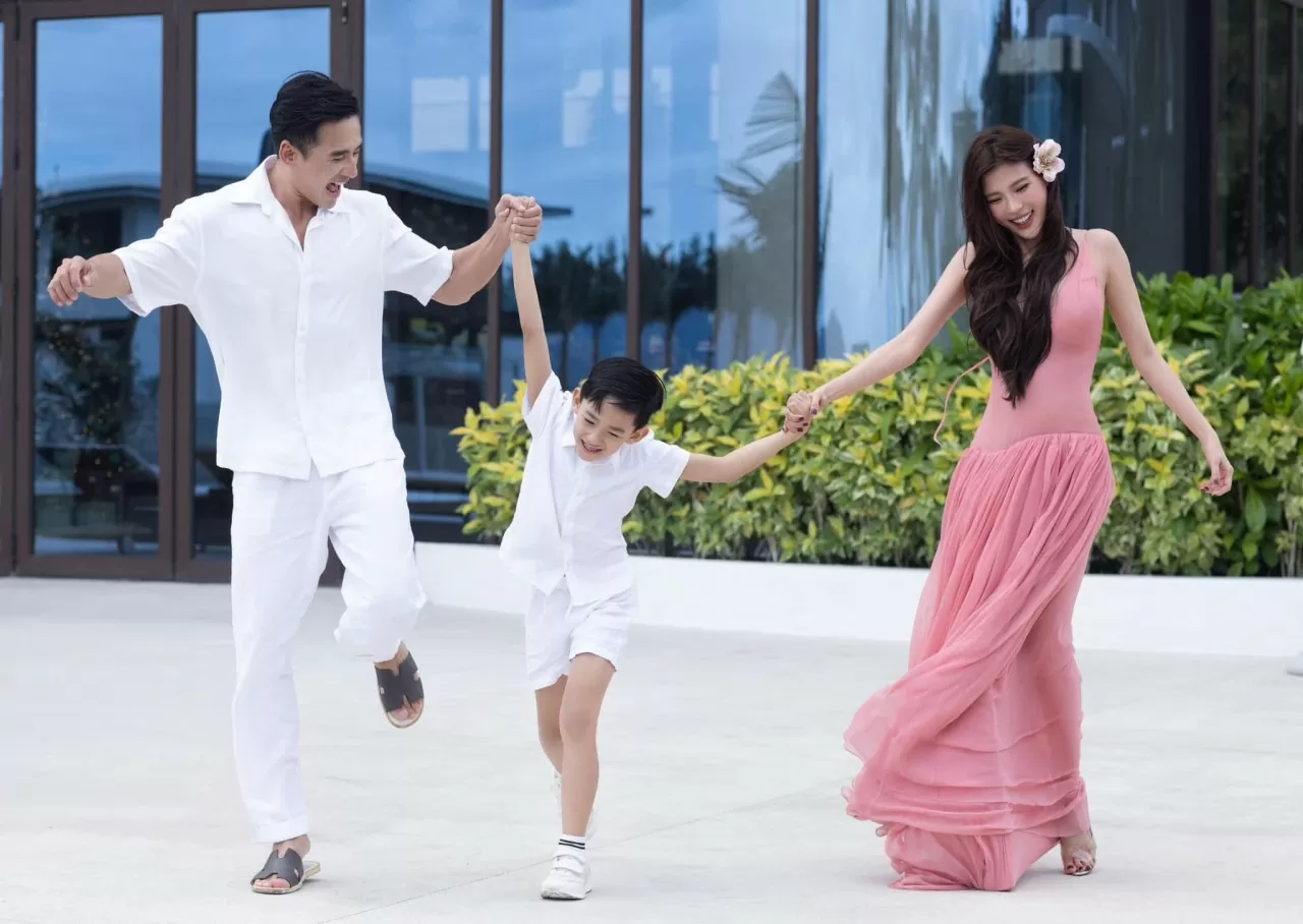 Không khí Noel ngập tràn trong mái ấm nhỏ của diễn viên Thúy Diễm Không khí Noel ngập tràn trong mái ấm nhỏ của diễn viên Thúy Diễm