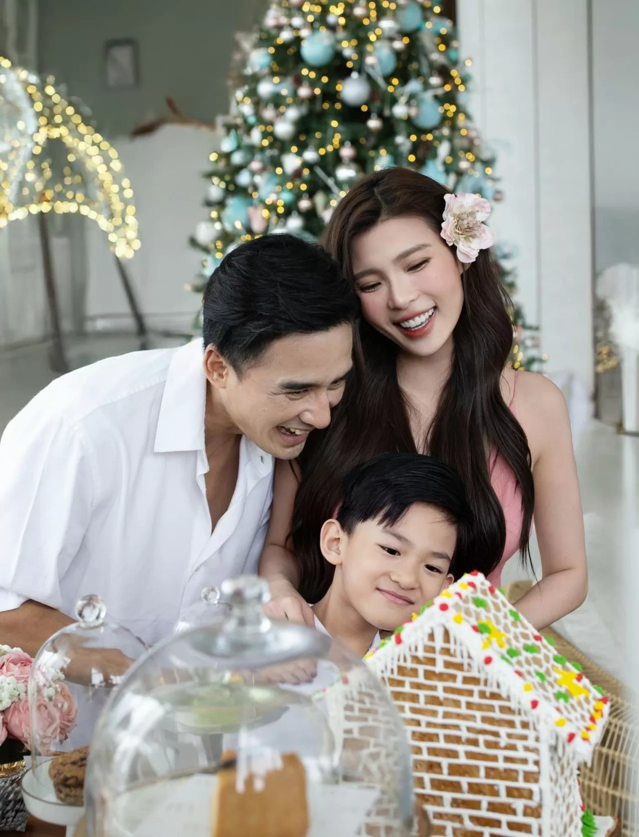 Không khí Noel ngập tràn trong mái ấm nhỏ của diễn viên Thúy Diễm Không khí Noel ngập tràn trong mái ấm nhỏ của diễn viên Thúy Diễm