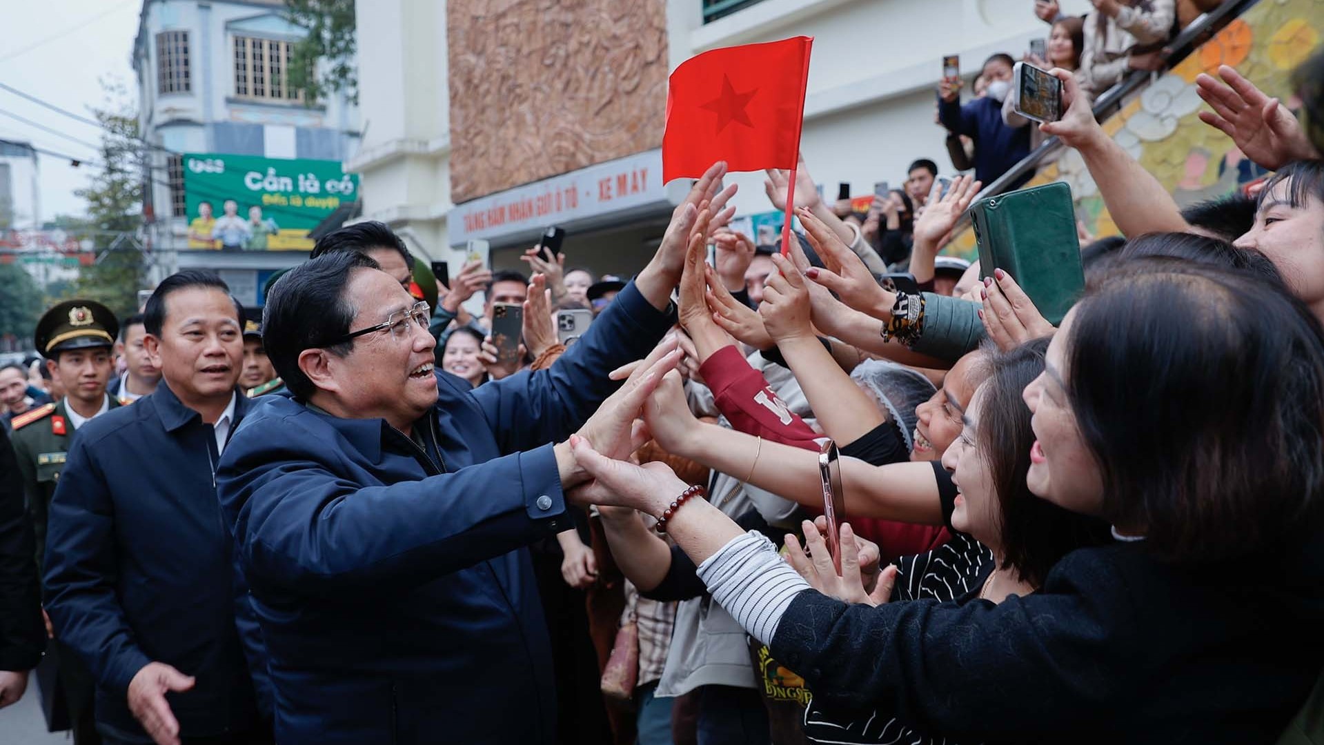 Thủ tướng Phạm Minh Chính thăm và chúc mừng Giáng sinh tại Giáo xứ Lào Cai