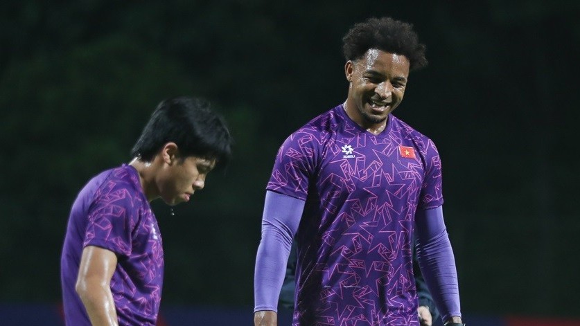 Đội tuyển Việt Nam cần thận trọng với mặt sân cỏ nhân tạo Jalal Besar