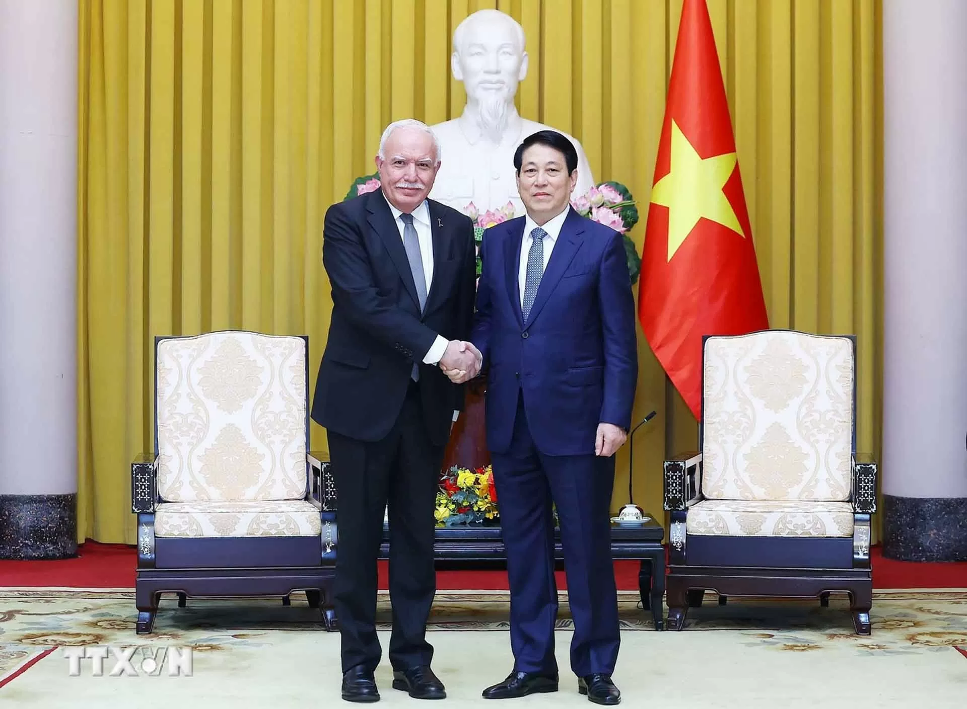 Chủ tịch nước Lương Cường tiếp ông Riad Malki, Đặc phái viên, Cố vấn Tổng thống Palestine. (Nguồn: TTXVN) Chủ tịch nước Lương Cường tiếp ông Riad Malki, Đặc phái viên, Cố vấn Tổng thống Palestine. (Nguồn: TTXVN)