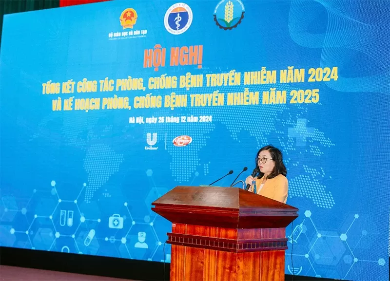 Bà Lê Thị Hồng Nhi, Phó Tổng giám đốc Truyền thông, đối ngoại và phát triển bền vững, Unilever Việt Nam phát biểu tại hội nghị Bà Lê Thị Hồng Nhi, Phó Tổng giám đốc Truyền thông, đối ngoại và phát triển bền vững, Unilever Việt Nam phát biểu tại hội nghị