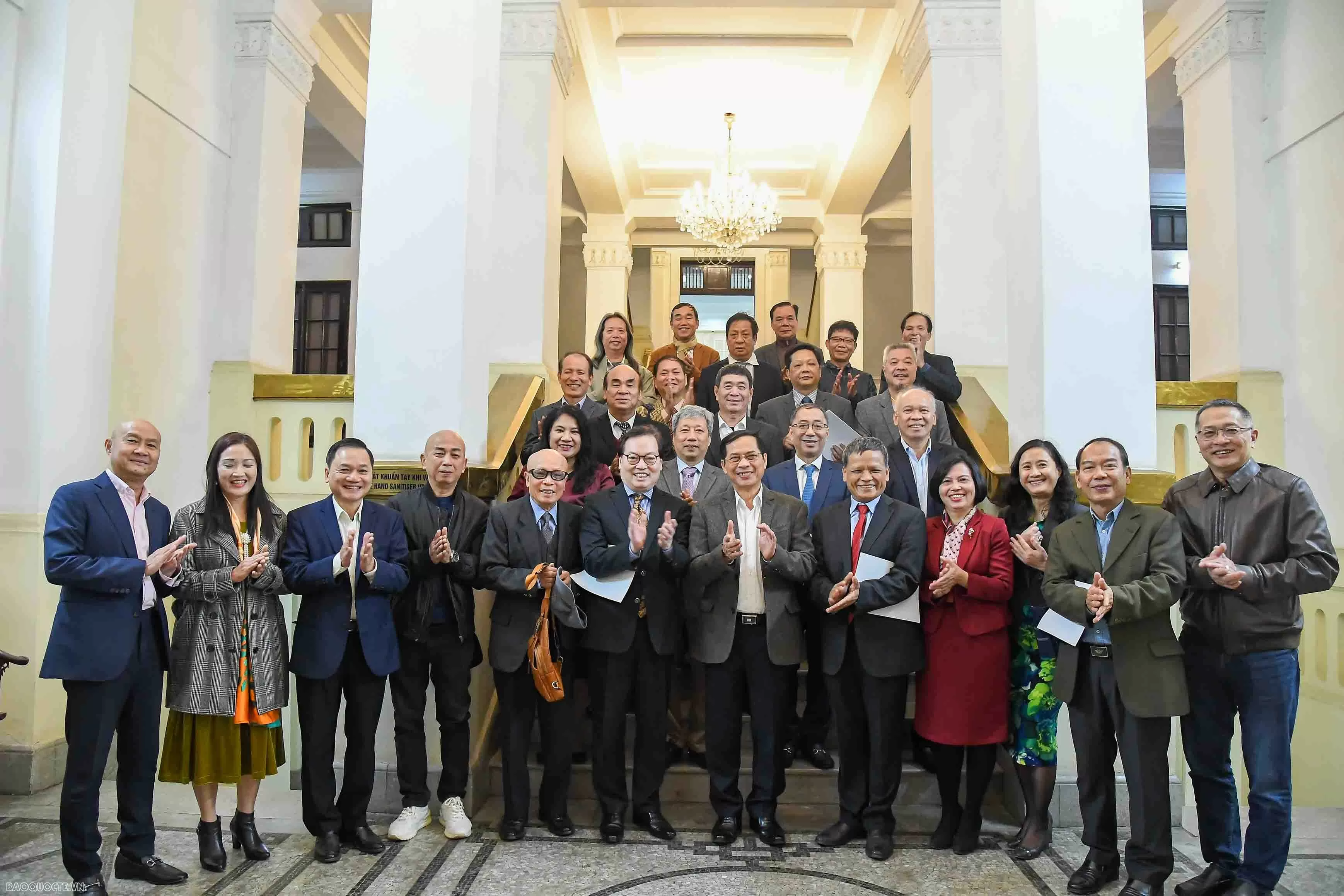 Phó Thủ tướng, Bộ trưởng Bùi Thanh Sơn gặp mặt công chức, viên chức nghỉ hưu năm 2024 Phó Thủ tướng, Bộ trưởng Bùi Thanh Sơn gặp mặt công chức, viên chức nghỉ hưu năm 2024