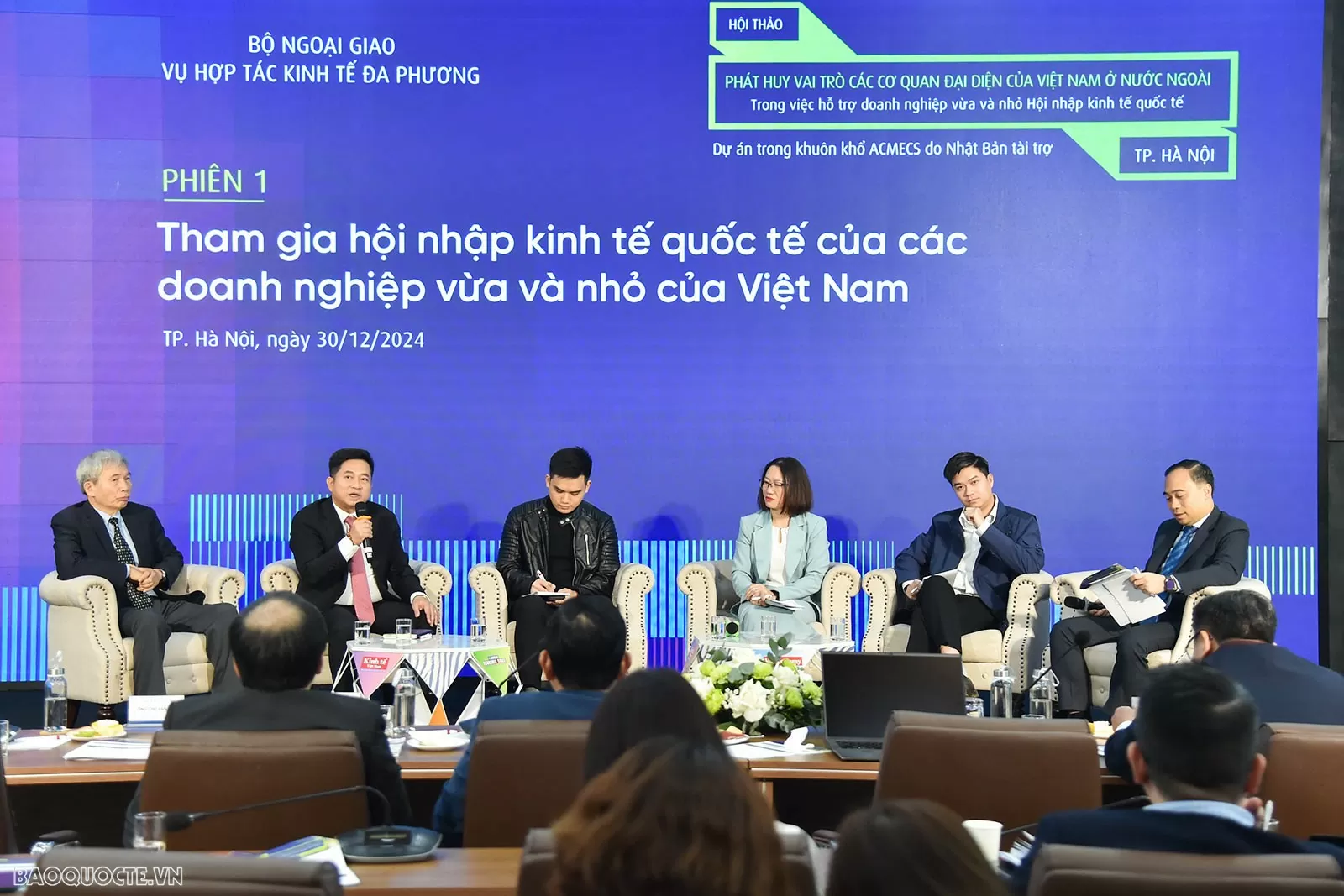 Bộ Ngoại giao, cơ quan đại diện Việt Nam ở nước ngoài sẵn sàng đồng hành, hỗ trợ doanh nghiệp vừa và nhỏ Bộ Ngoại giao, cơ quan đại diện Việt Nam ở nước ngoài sẵn sàng đồng hành, hỗ trợ doanh nghiệp vừa và nhỏ