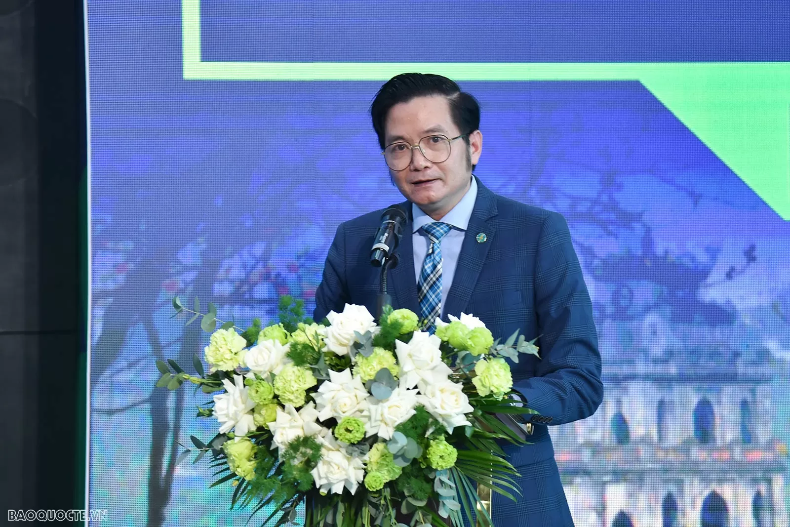 Bộ Ngoại giao, cơ quan đại diện Việt Nam ở nước ngoài sẵn sàng đồng hành, hỗ trợ doanh nghiệp vừa và nhỏ Bộ Ngoại giao, cơ quan đại diện Việt Nam ở nước ngoài sẵn sàng đồng hành, hỗ trợ doanh nghiệp vừa và nhỏ