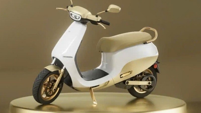 Cận cảnh xe tay ga điện dát vàng Ola S1 Pro Sona Edition vừa ra mắt