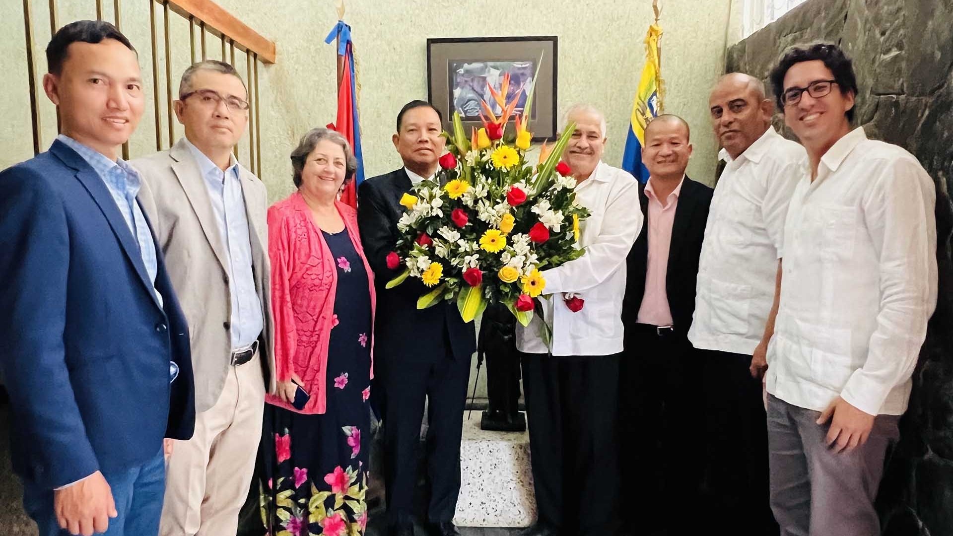 Đại sứ quán Việt Nam tại Venezuela chúc mừng Quốc khánh Cuba