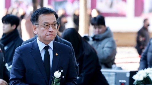 Hàn Quốc: Đất nước lâm khủng hoảng chưa từng có, quyền Tổng thống ra cam kết trấn an người dân