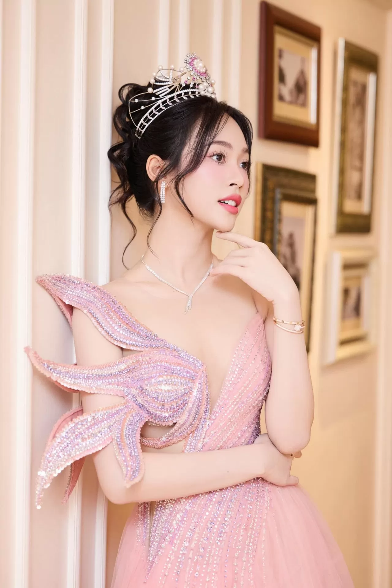 Á hậu Trịnh Thùy Linh Á hậu Trịnh Thùy Linh