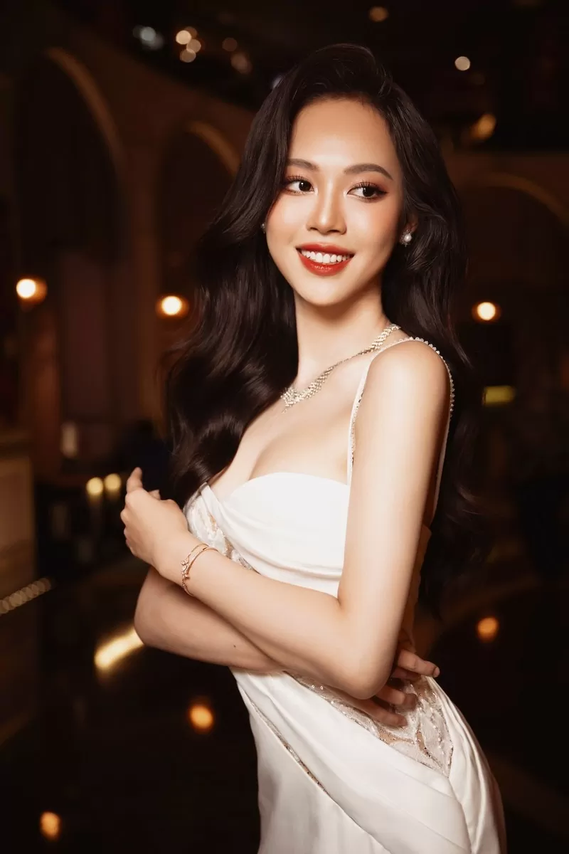 Á hậu Trịnh Thùy Linh Á hậu Trịnh Thùy Linh