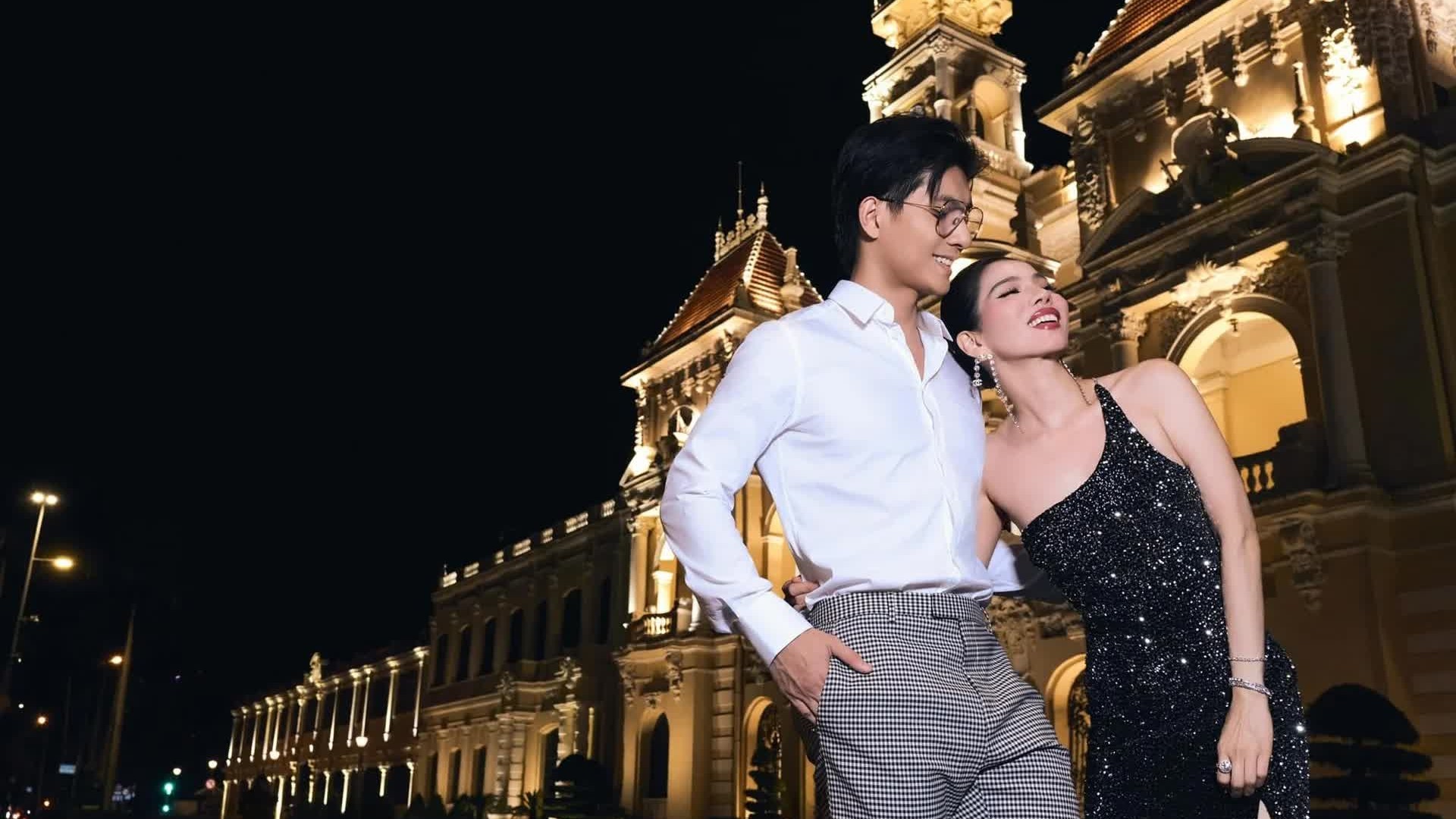 Sao Việt đón Năm mới 2025: Lệ Quyên hạnh phúc bên Lâm Bảo Châu, Chi Pu đến Thượng Hải