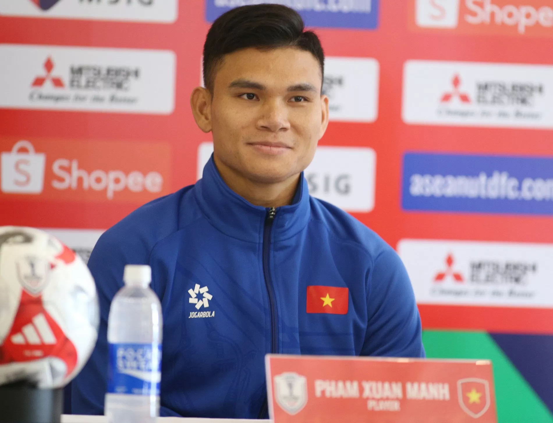 HLV Kim Sang Sik: Thái Lan là ngọn núi lớn nhưng không có ngọn núi nào Việt Nam không thể vượt qua! HLV Kim Sang Sik: Thái Lan là ngọn núi lớn nhưng không có ngọn núi nào Việt Nam không thể vượt qua!