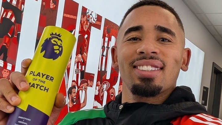 Arsenal thắng Brentford, Gabriel Jesus giành giải thưởng ở trận đầu tiên trong năm mới