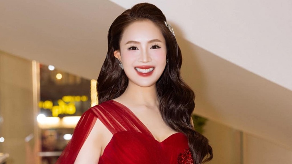 Diễn viên Hồng Diễm tỏa sáng, rạng rỡ mỗi khi lên đồ đi sự kiện