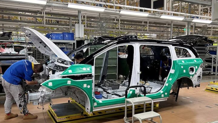 Lo ngại căng thẳng thương mại tới gần, Trung Quốc giảm sản xuất trong tháng 12