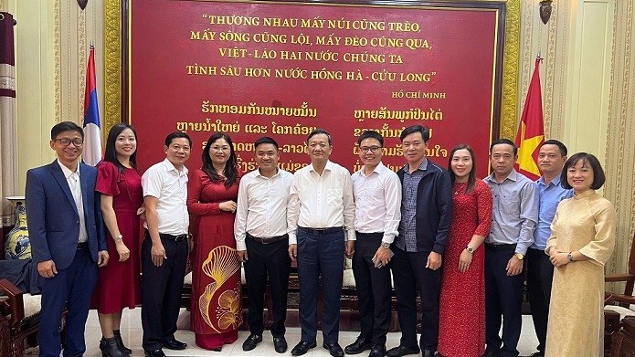 Niềm tự hào khi được kết nạp Đảng ở đất nước triệu voi