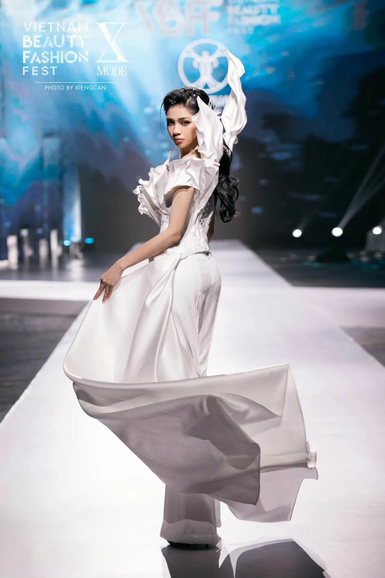 Á hậu Huỳnh Minh Kiên Á hậu Huỳnh Minh Kiên