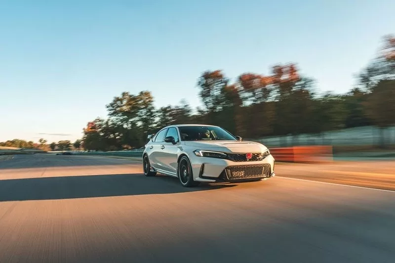 Honda Civic Type R tại Việt Nam âm thầm tăng giá bán Honda Civic Type R tại Việt Nam âm thầm tăng giá bán